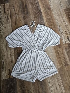 SD Collection White and Black Striped Women's Romper